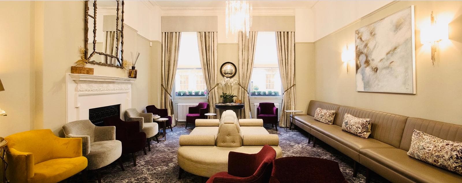 The reception lounge at APIS Clinic, 10 Harley Street